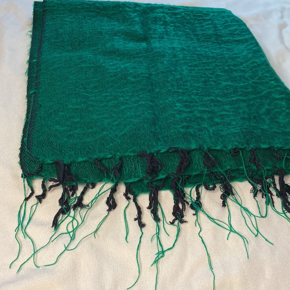 Wool Scarf Wrap Bed Cover Made in Nepal - Picture 7 of 14